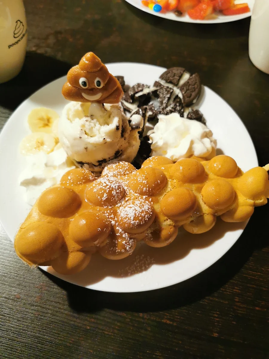 Coffee Ice Cream Roll and Green Tea Hong Kong Waffle