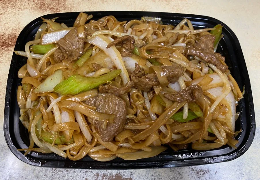 Ho Fun Noodles with Beef