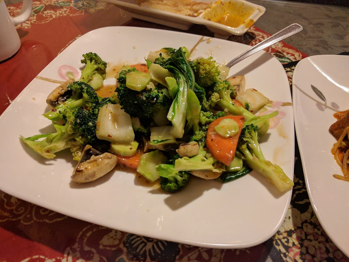 Mixed Vegetables with Garlic Sauce