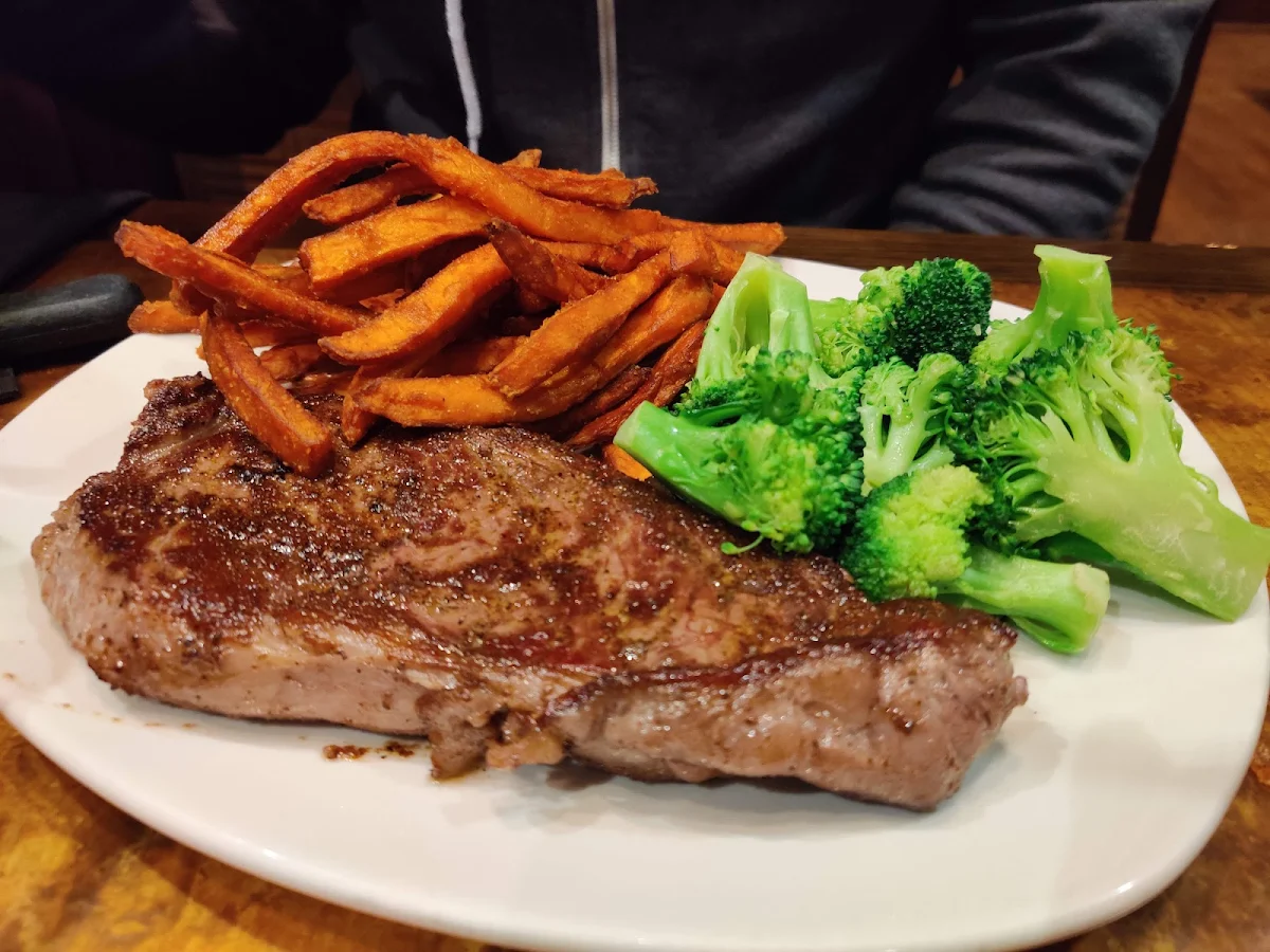 Signature Sirloin with Fries and Steamed Vegetables