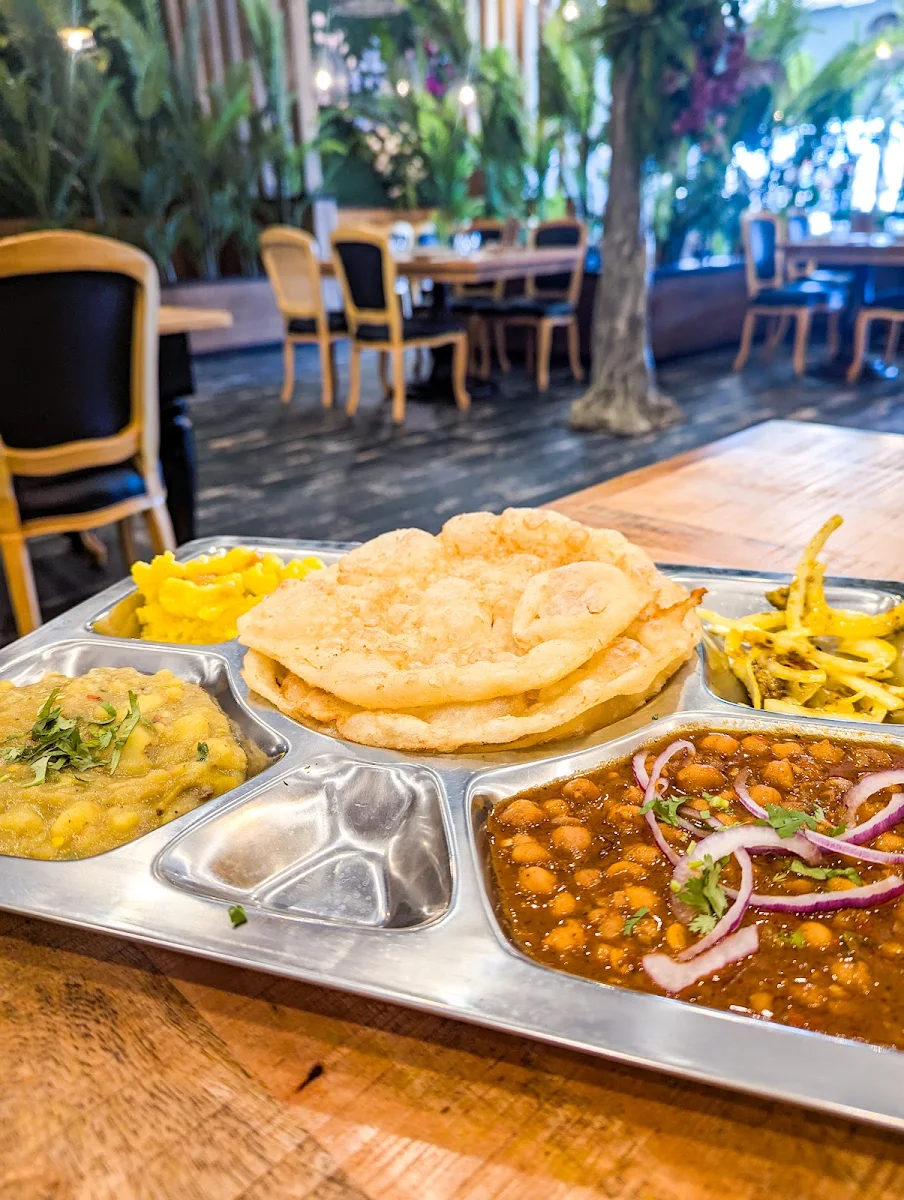 Halwa Puri Combo