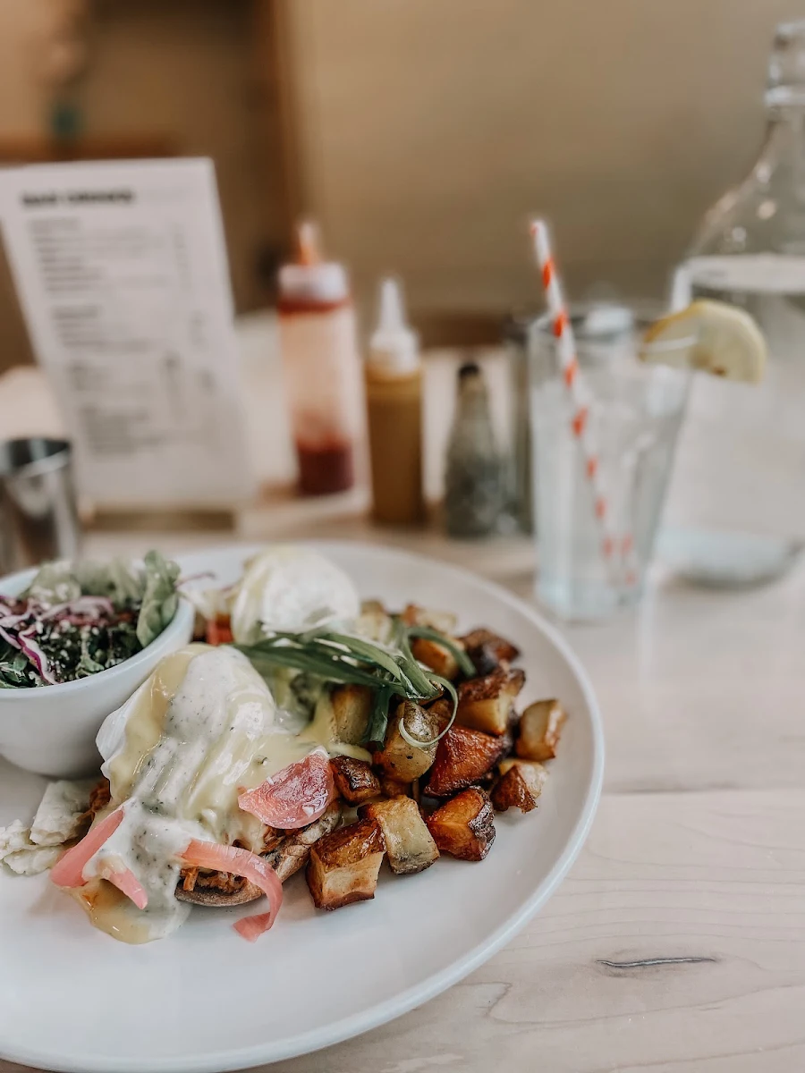 Pulled Pork Eggs Benedict