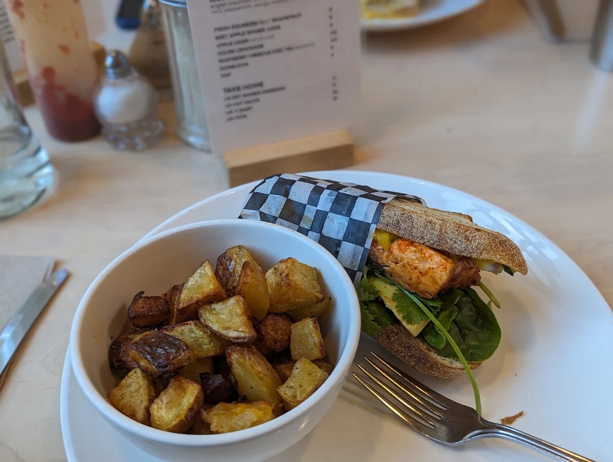 Spicy Salmon Sandwich