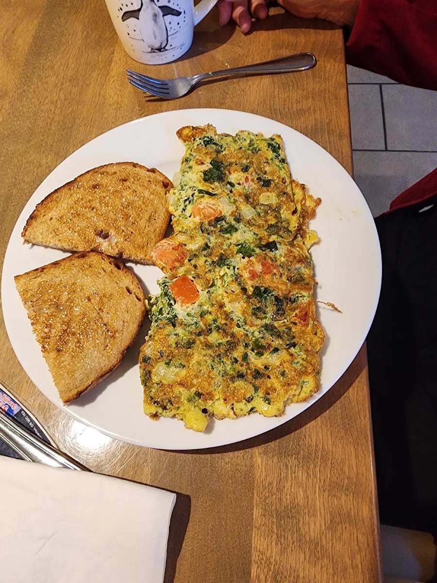Spinach and Tomato Omlette with Rye Toast