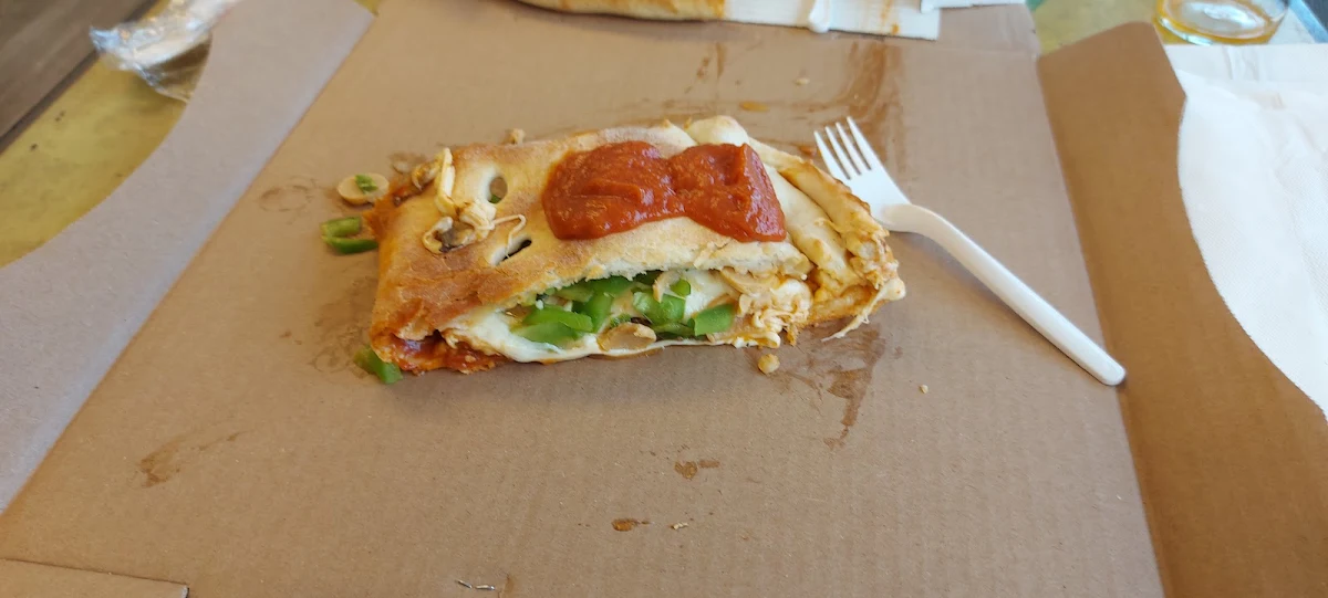Calzone, Gino's Pizza & Spaghetti/Pisano's Old School