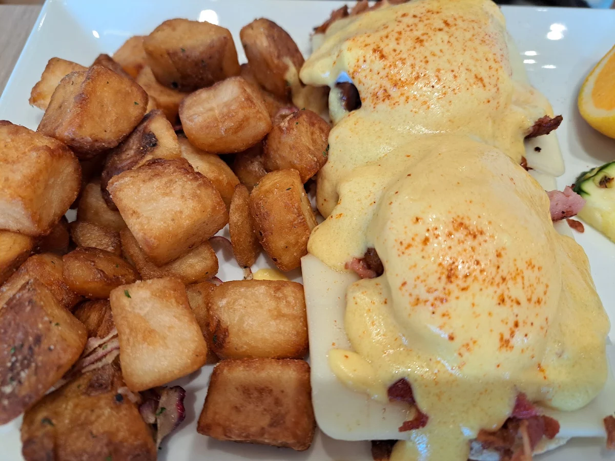 Fried Chicken Benedict Bénédictines Poulet Frit