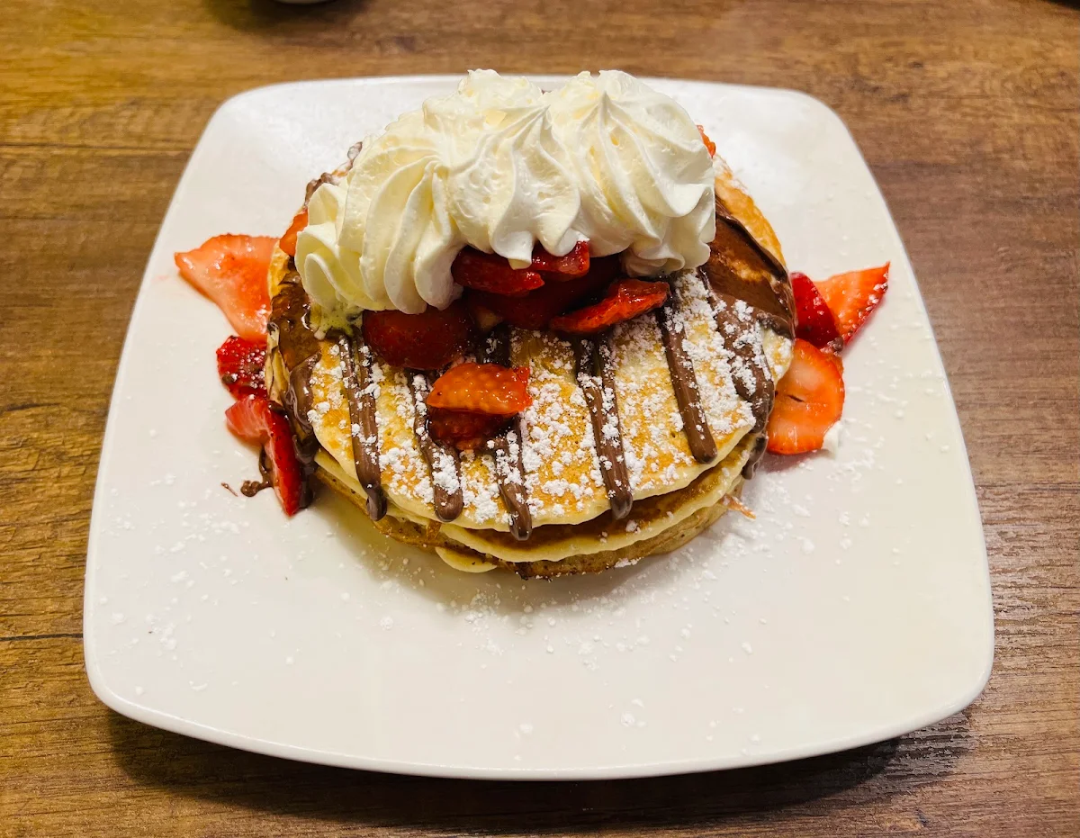Nutella Strawberry Pancakes