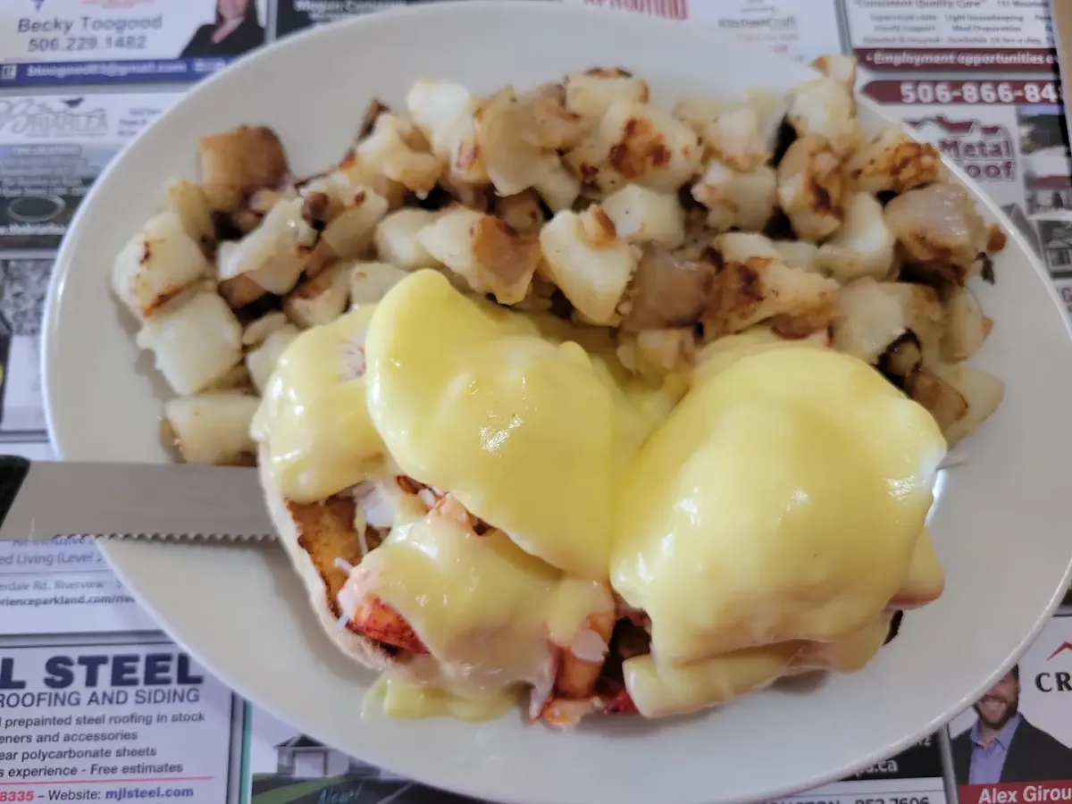 Eggs Benedict with Pan Fries