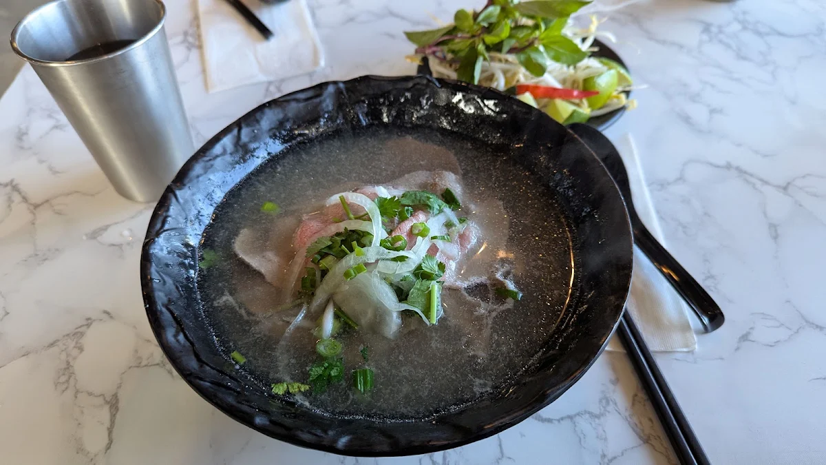 Pho Tai L