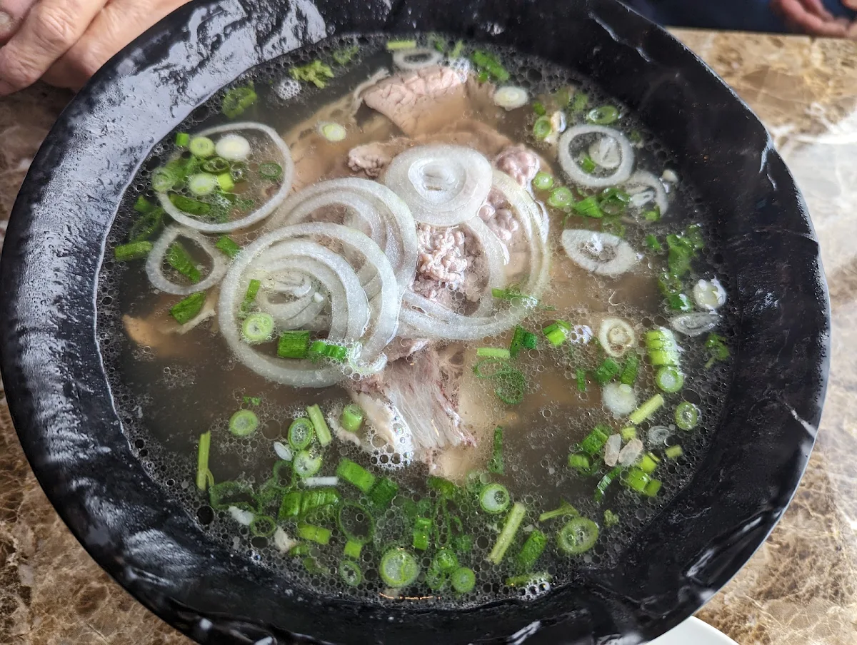 Pho Tai Nam Gan L
