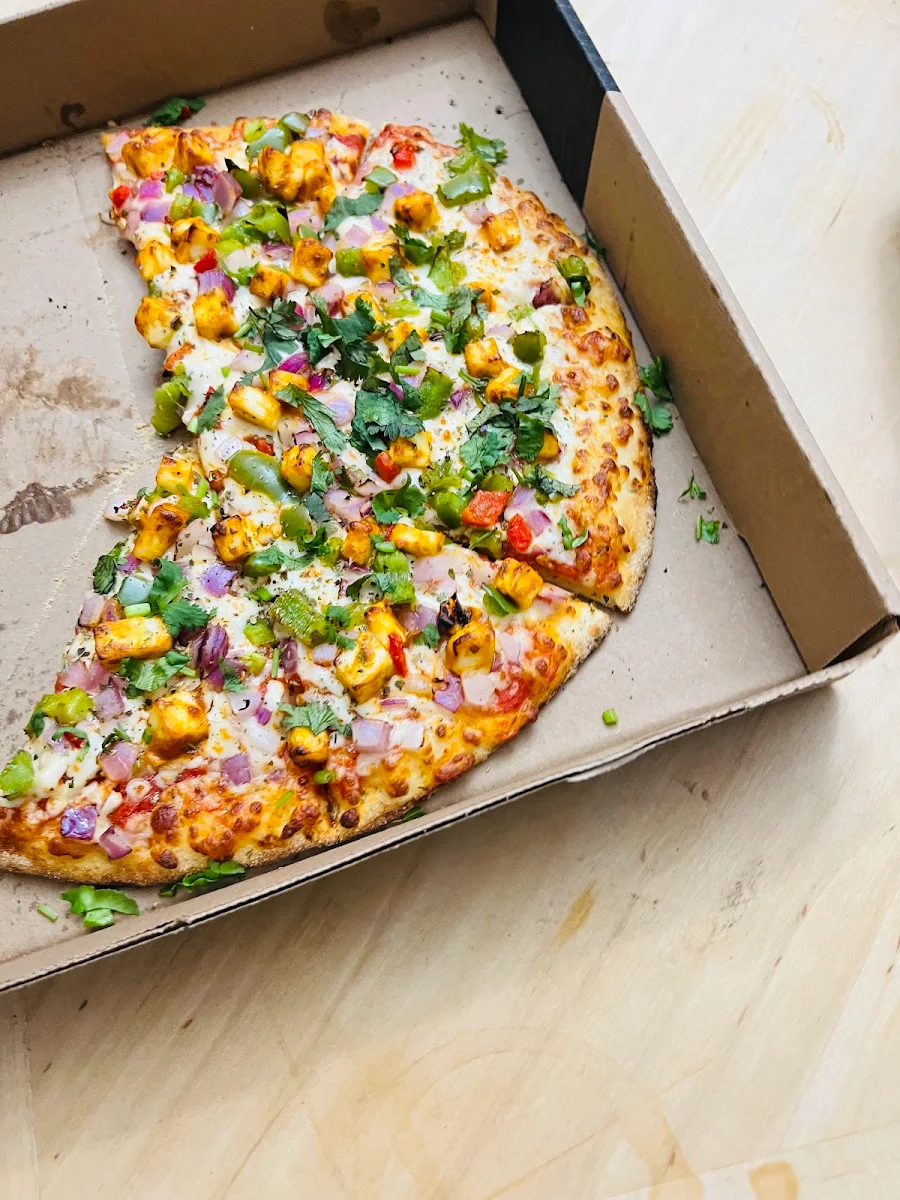 Tandoori Paneer Pizza Margherita