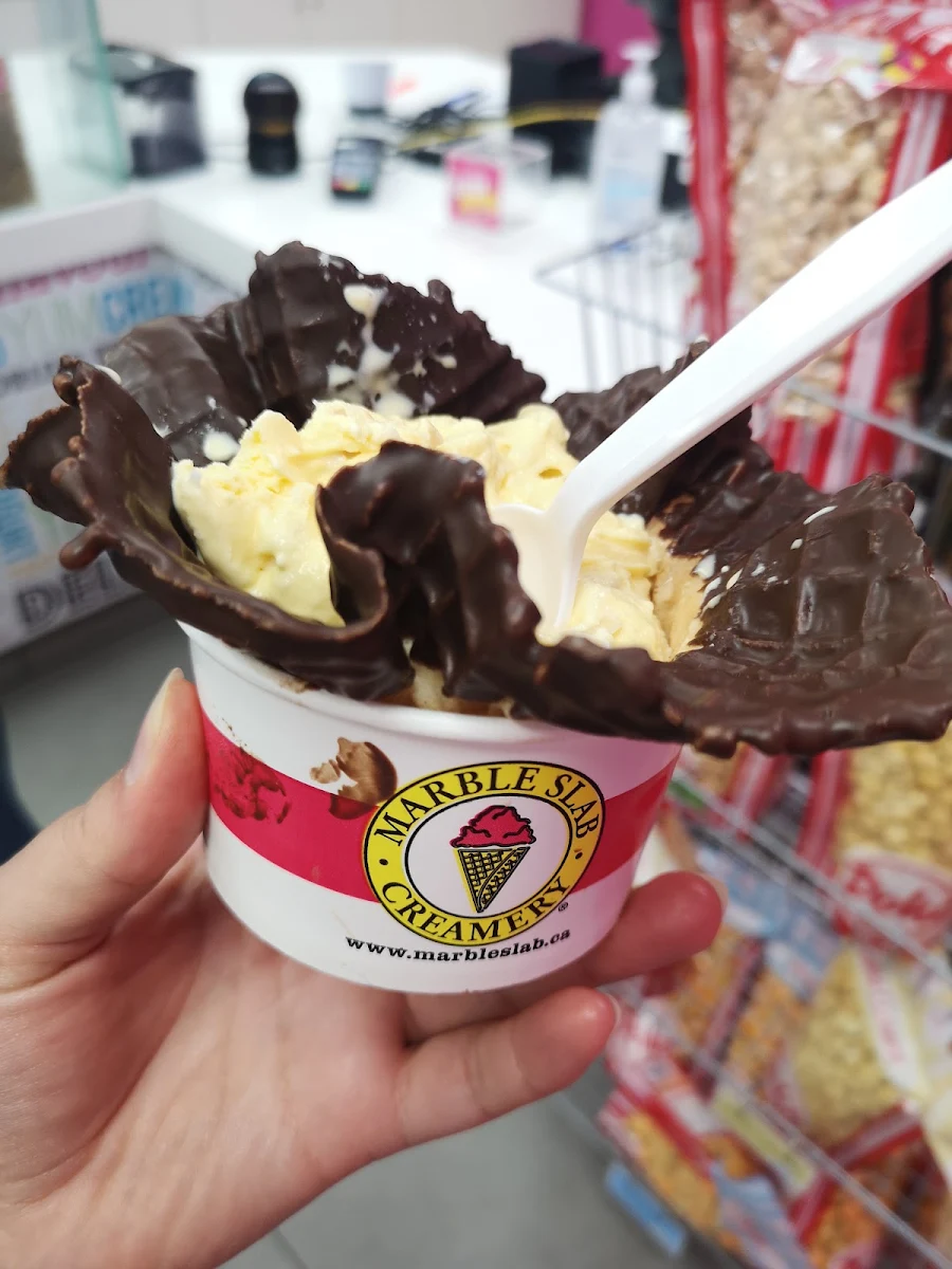Mango Icecream in Bowl Waffle Cone