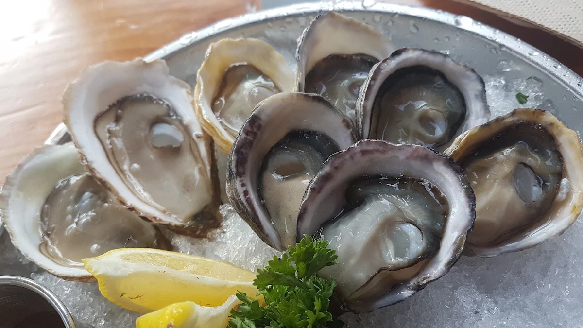 Happy Hour Oysters