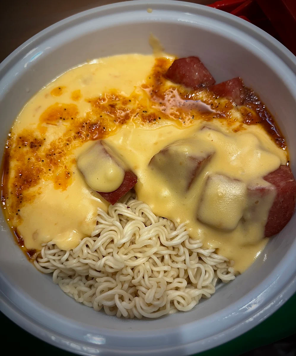 Luncheon Meat Cheese and Shrimp Oil Instant Noodles Dry Mix