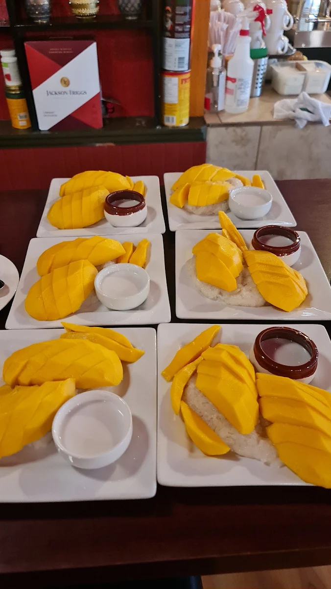 Sweet Sticky Rice with Mango Seasonal