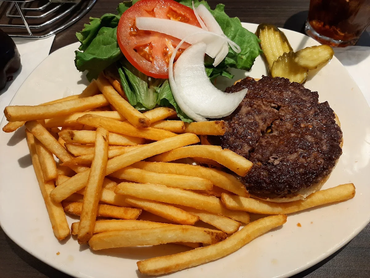 Classic Burger w Fries