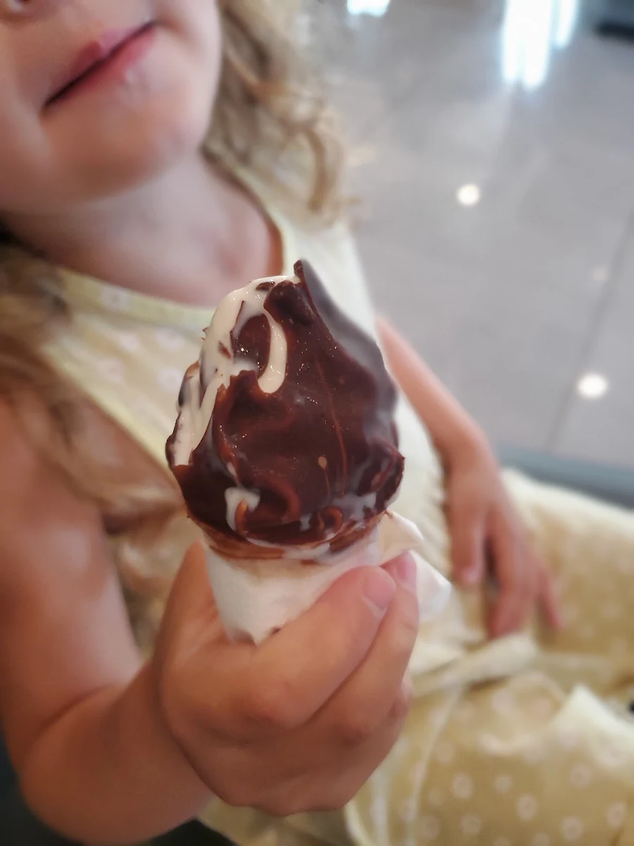 Highlights, Scoops Dairy Bar Express