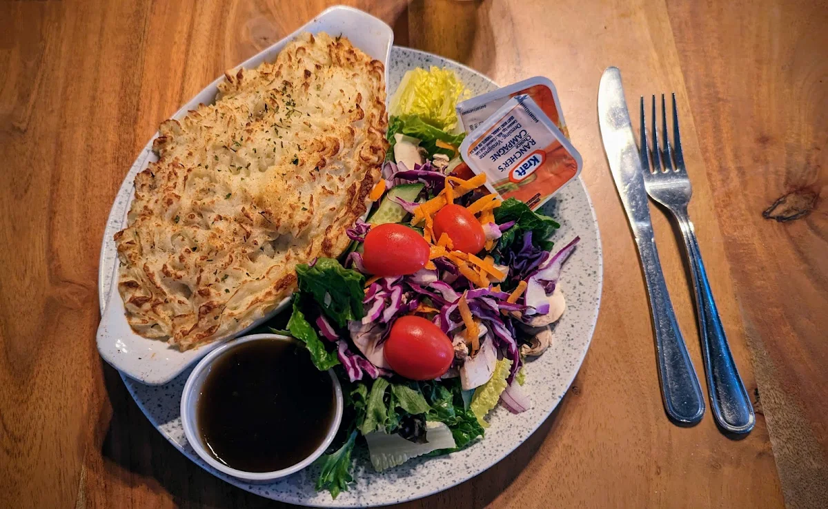 Shepherd's Pie with Garden Salad