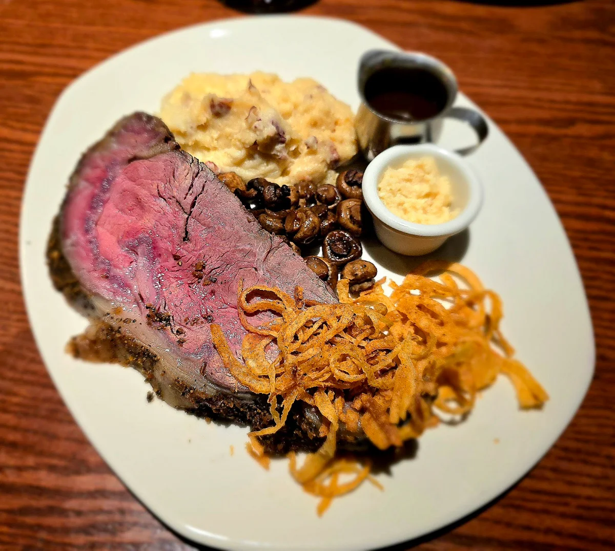 14oz Prime Rib Dinner with Onion Straws