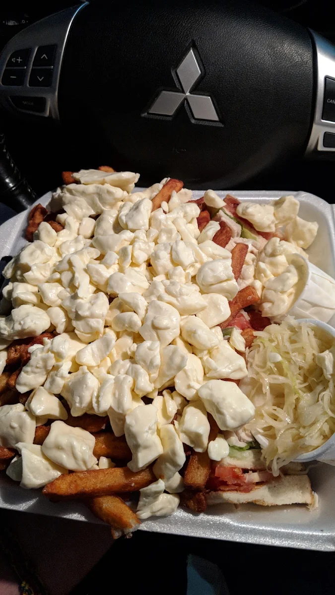 Club Sandwich Fini Poutine