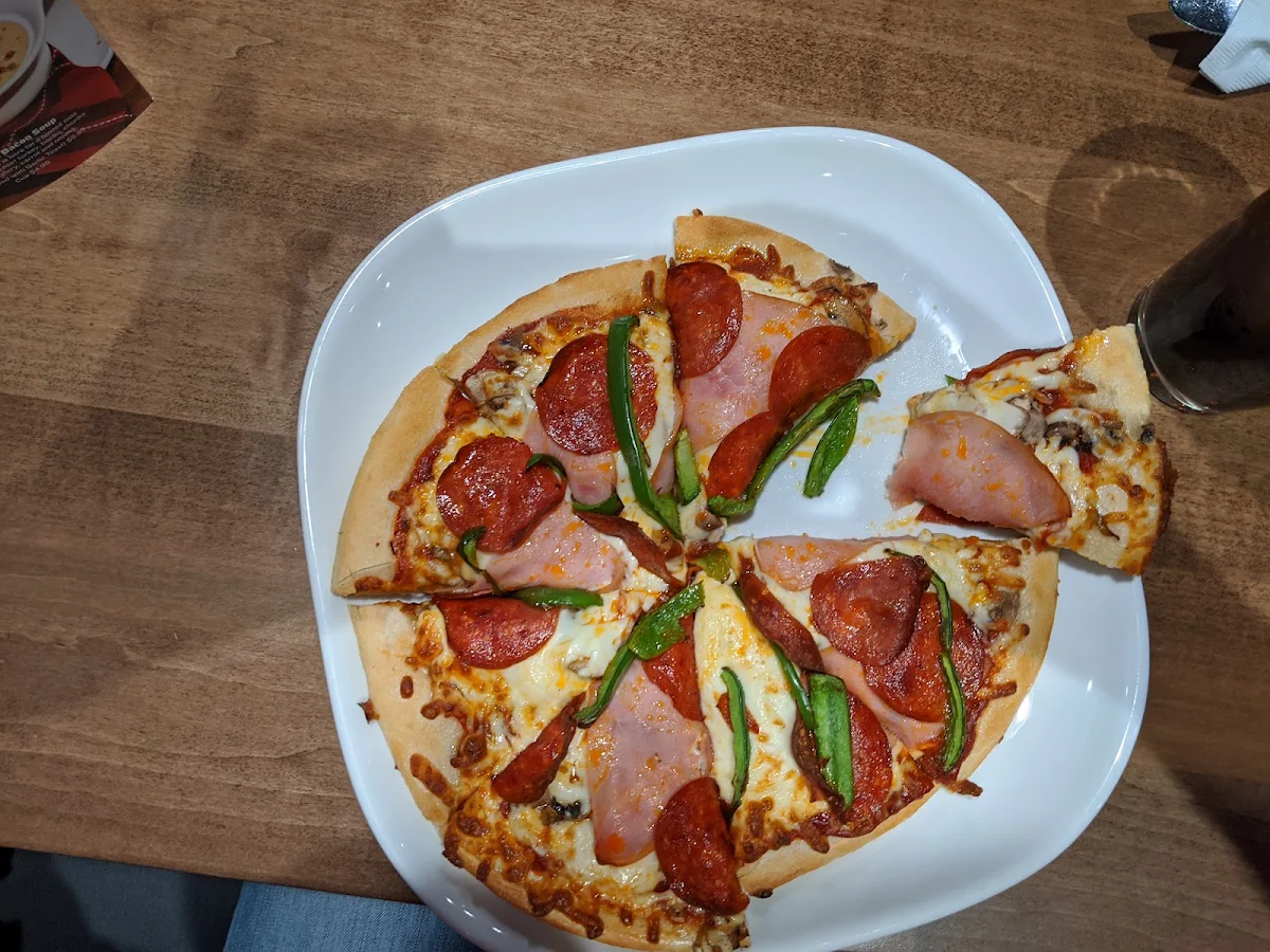 Deluxe Pizza