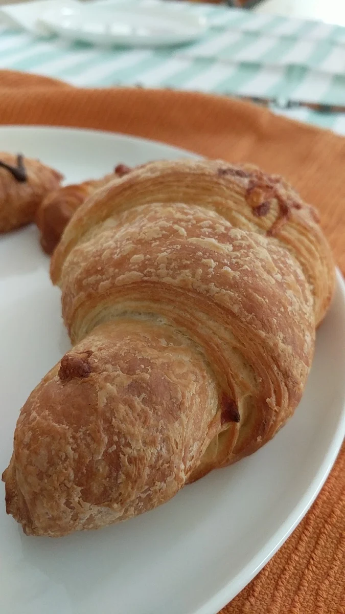 Cheedar Cheese Croissant