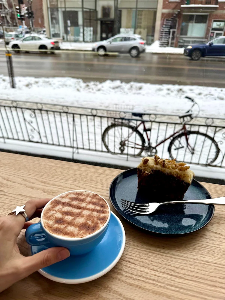 Moka & Carrot Cake