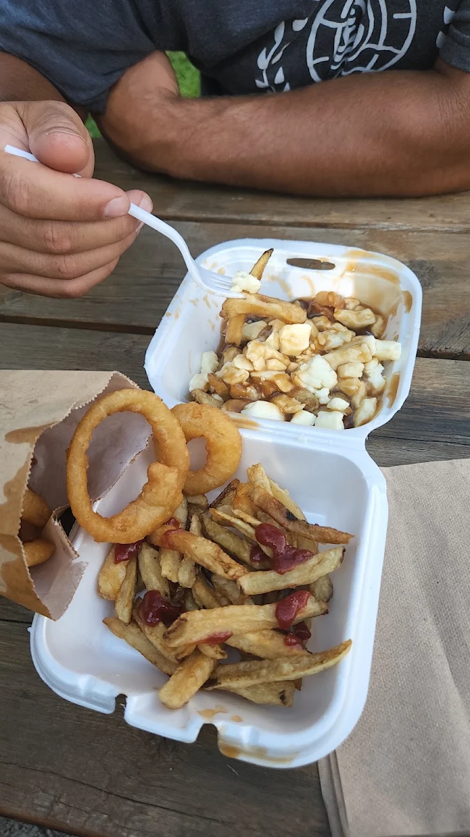 Poutine, Cantine De La Halte