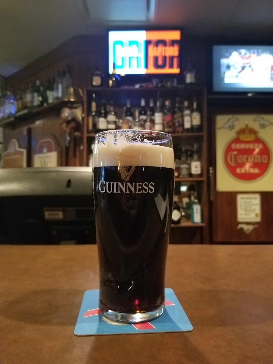 Highlights, Henry's Pub