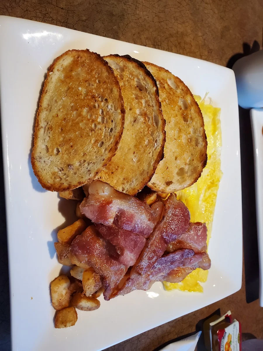 Hungry Bear Breakfast Plate