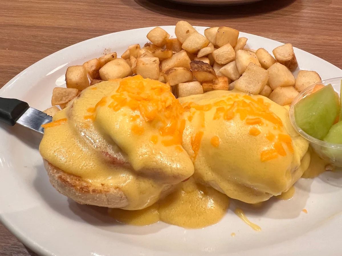 Egg Benedict with Ham