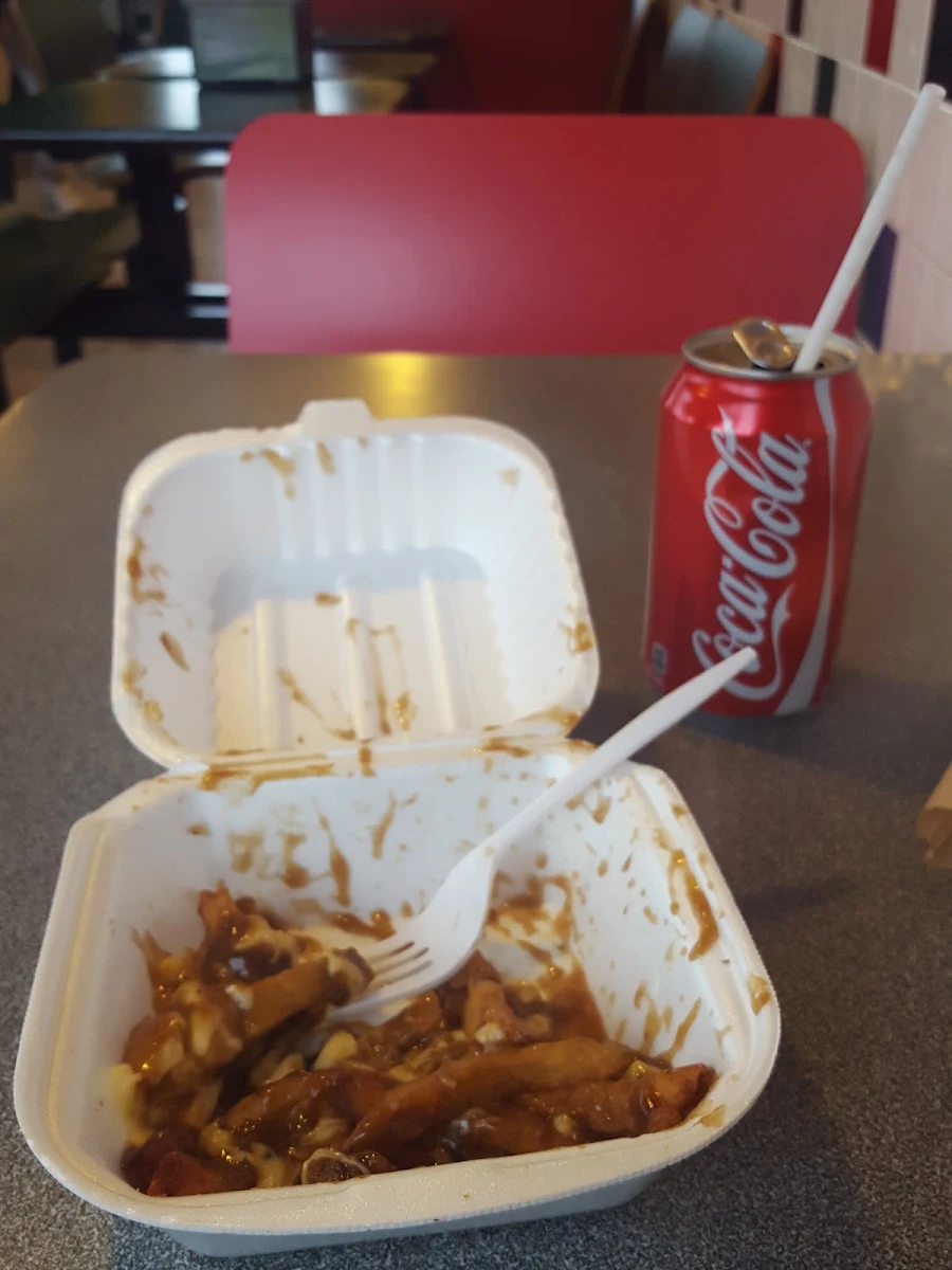Medium Poutine, Chips & Dairy Fast Food