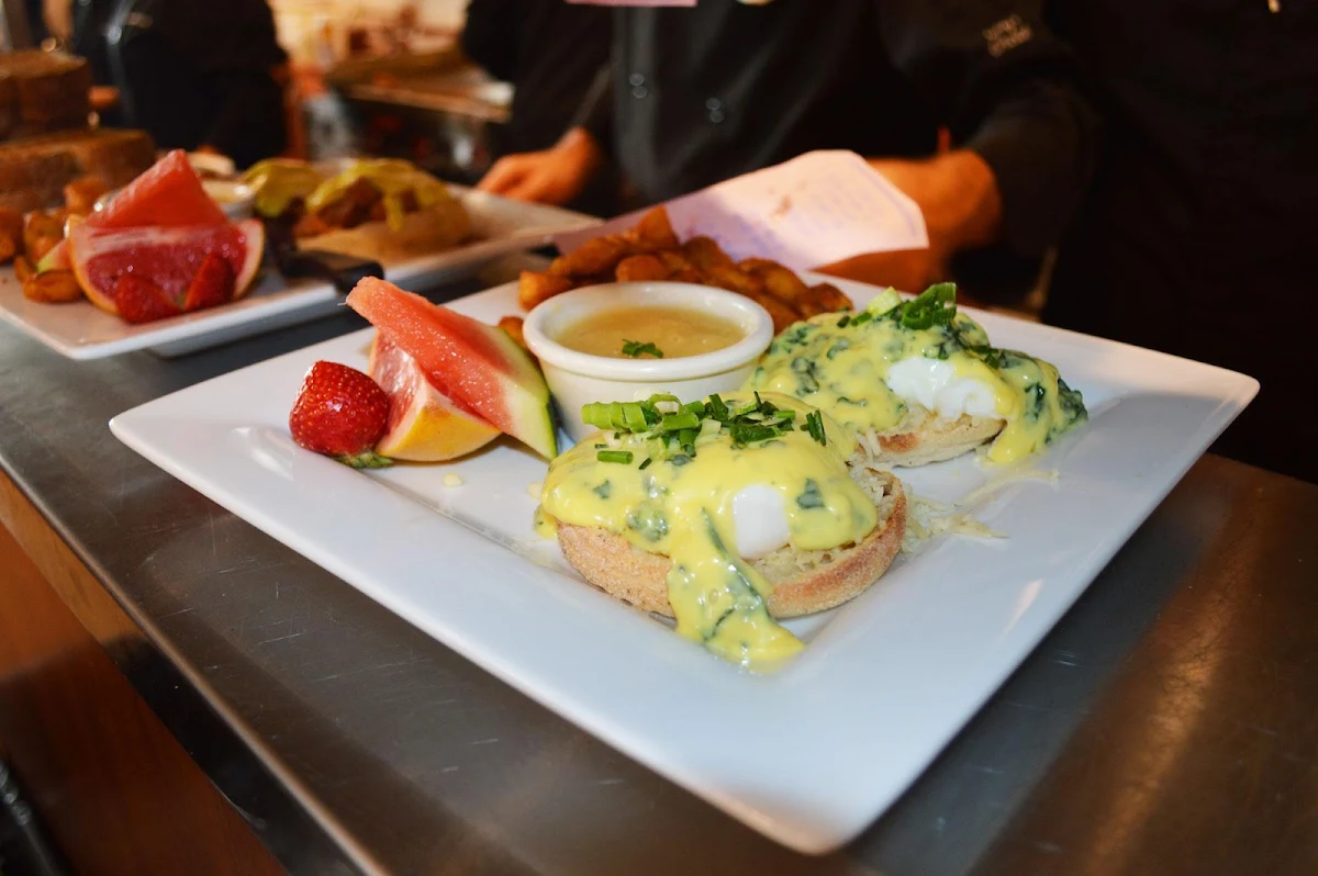 Bacon & Gourmandise Bacon Benedict & Gourmandise