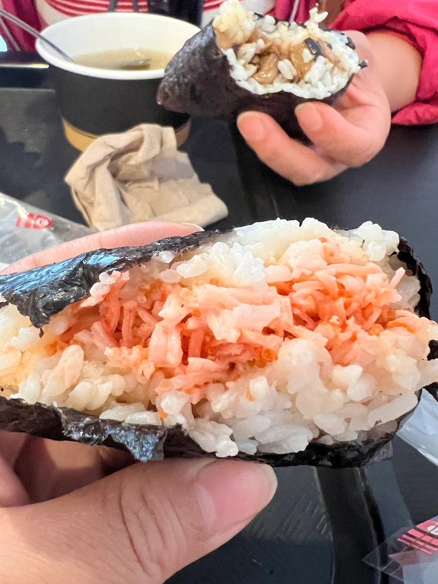Kani Nigiri w Tobiko Flying Fish Roe