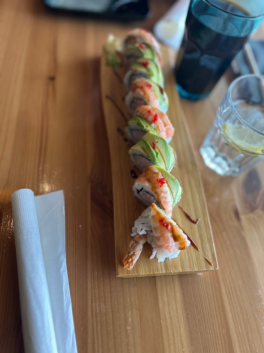 Angry Salmon Roll 8 pcs