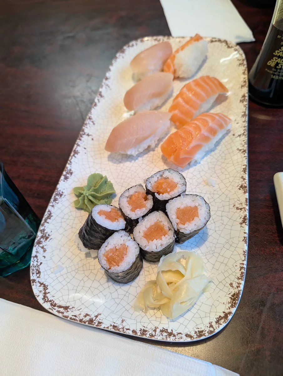 Salmon and Tuna Sushi Combo