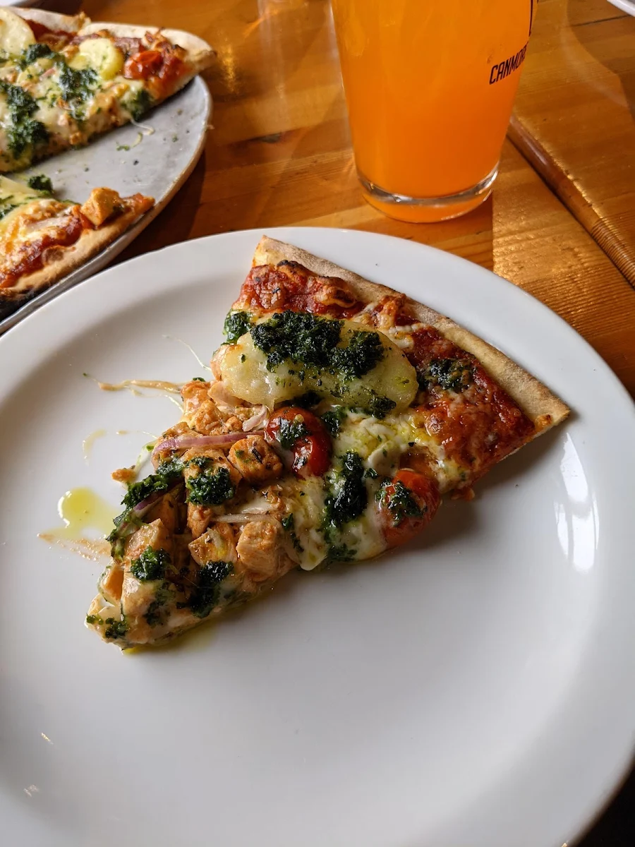 Apple Chicken Pizza