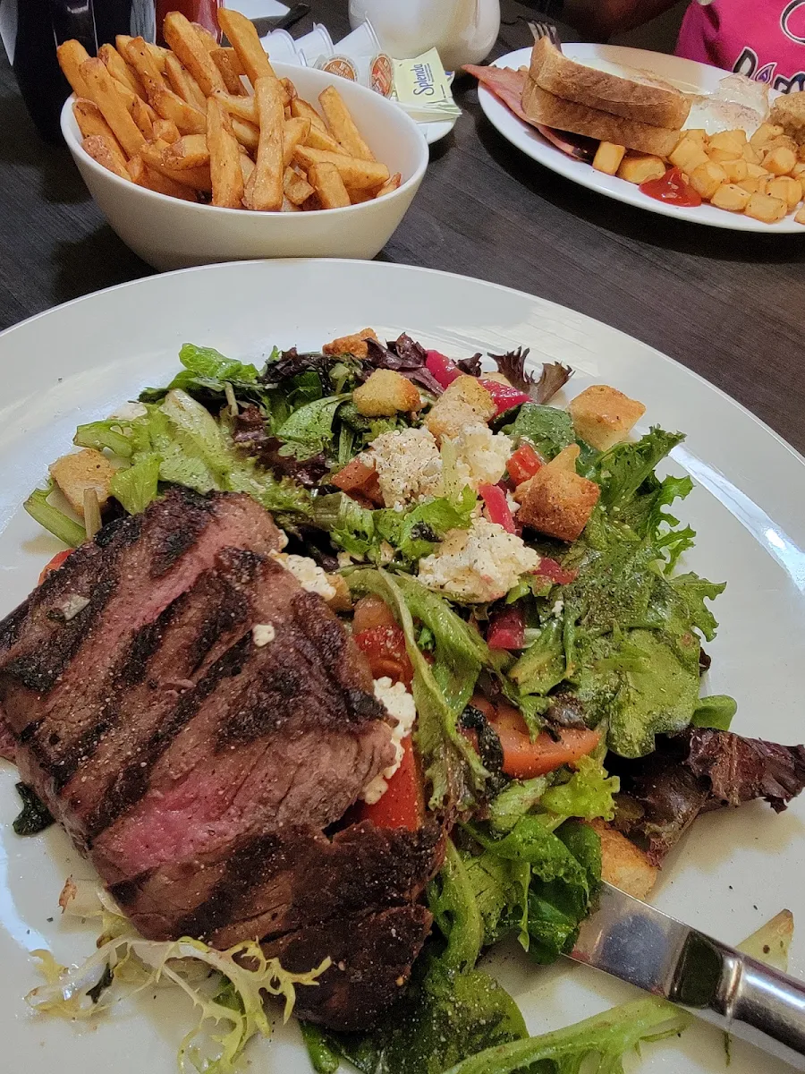 Grilled Sirloin Spinach Salad