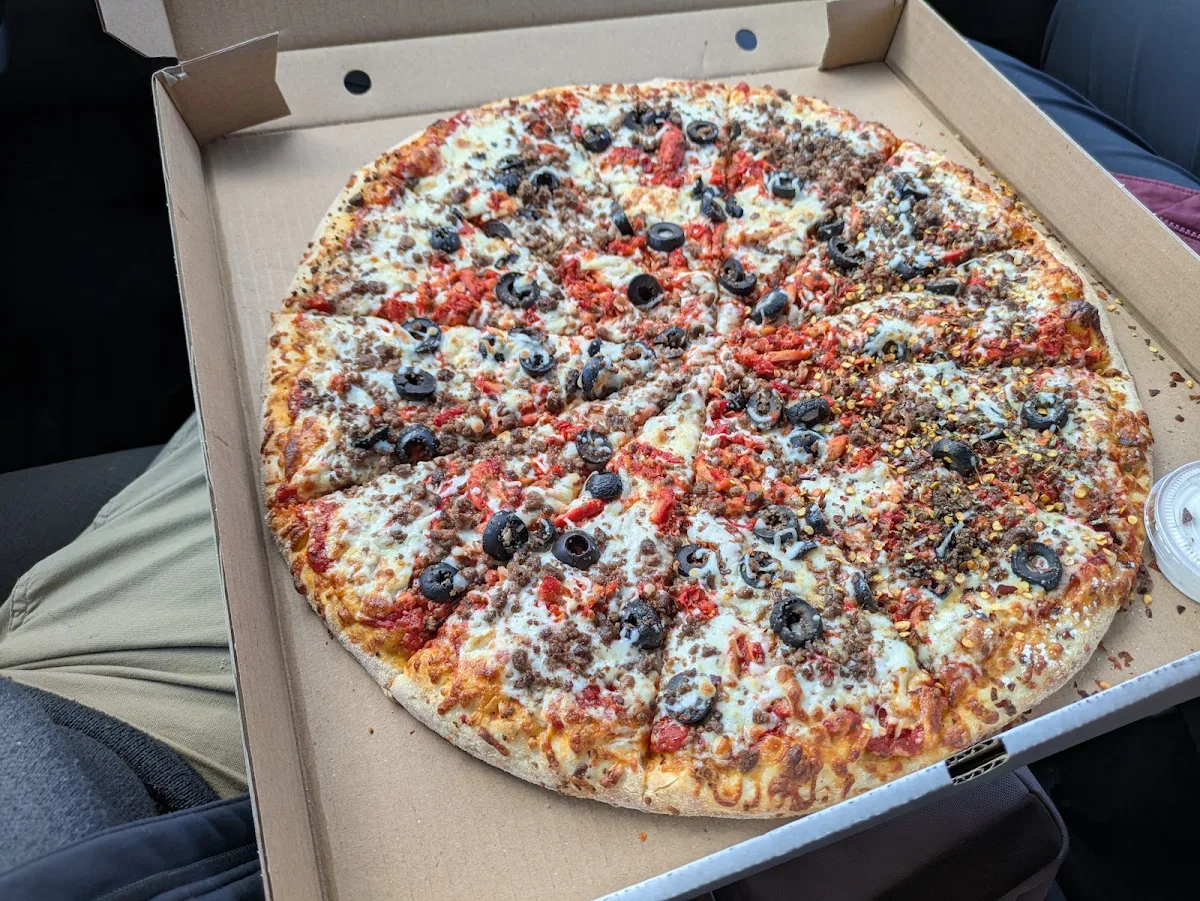X Large Pizza Ground Beef Tandoori Chicken Pizza