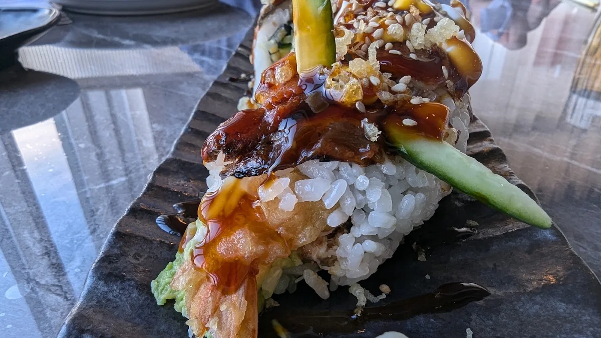 18 Black Dragon Roll