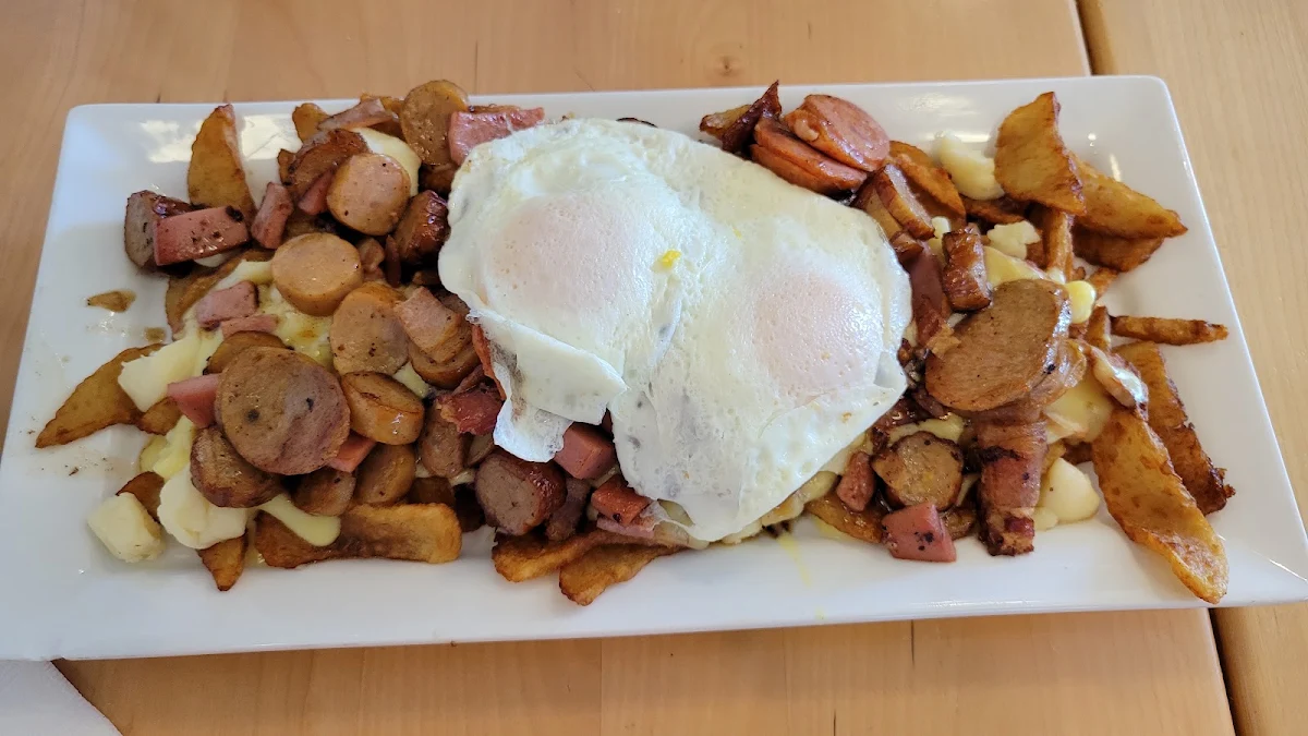 Breakfast Poutine