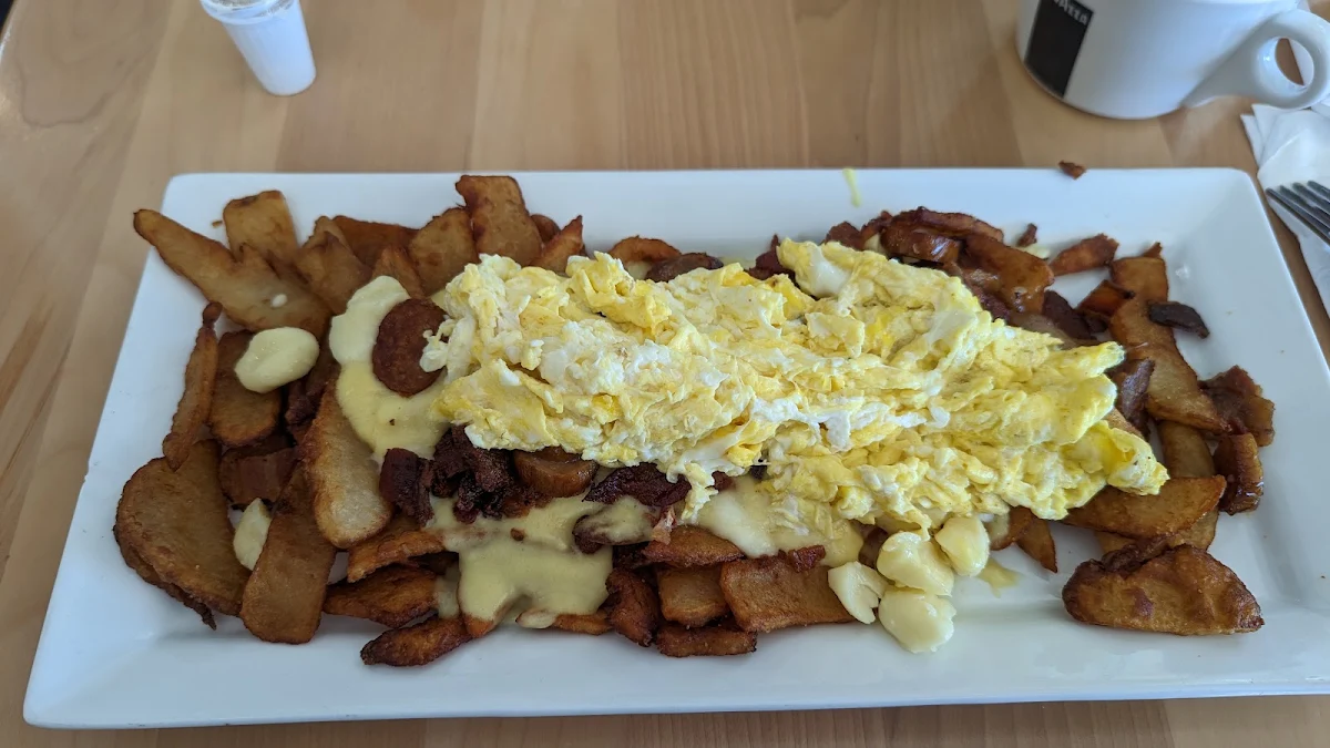 Poutine Déjeuner la Fabuleuse