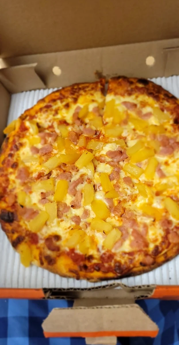 Tropical Hawaiian Pizza