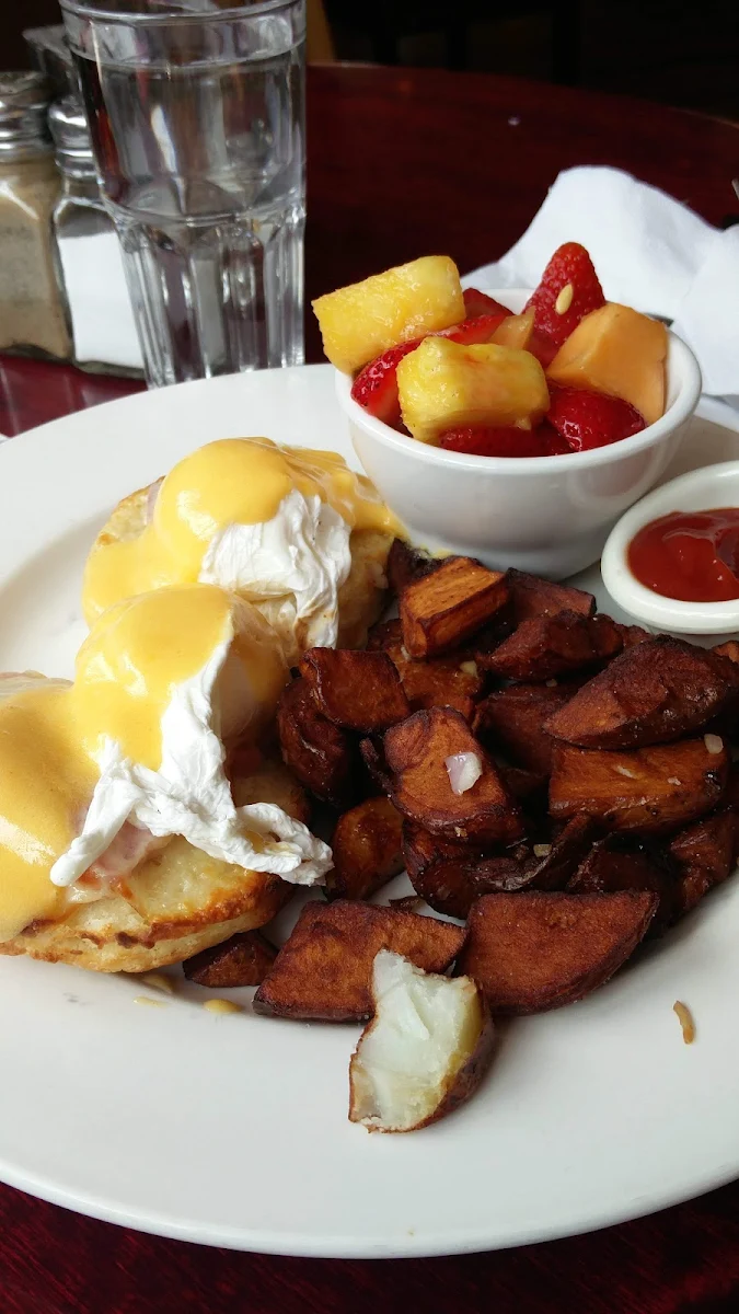 Classic Eggs Benedict