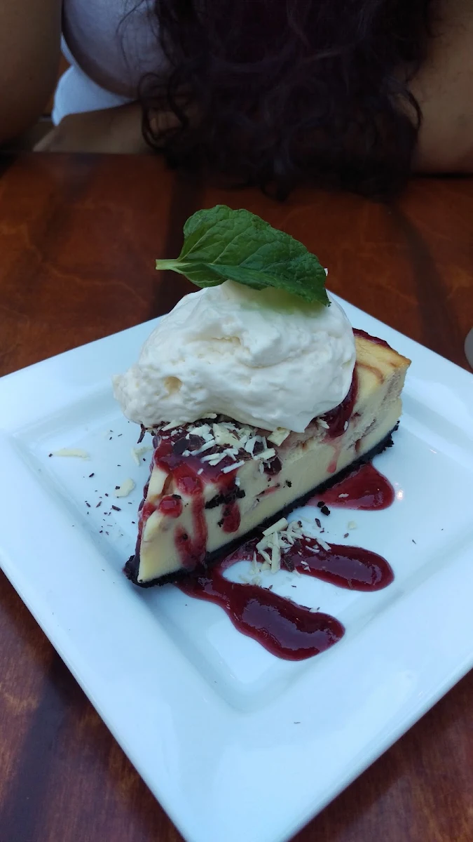 White Chocolate Raspberry Cheesecake