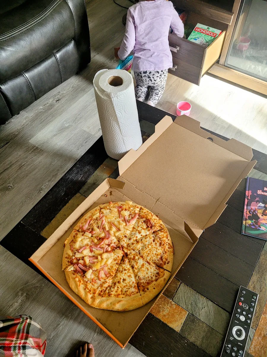 BBQ Chicken Pizza Hawaii