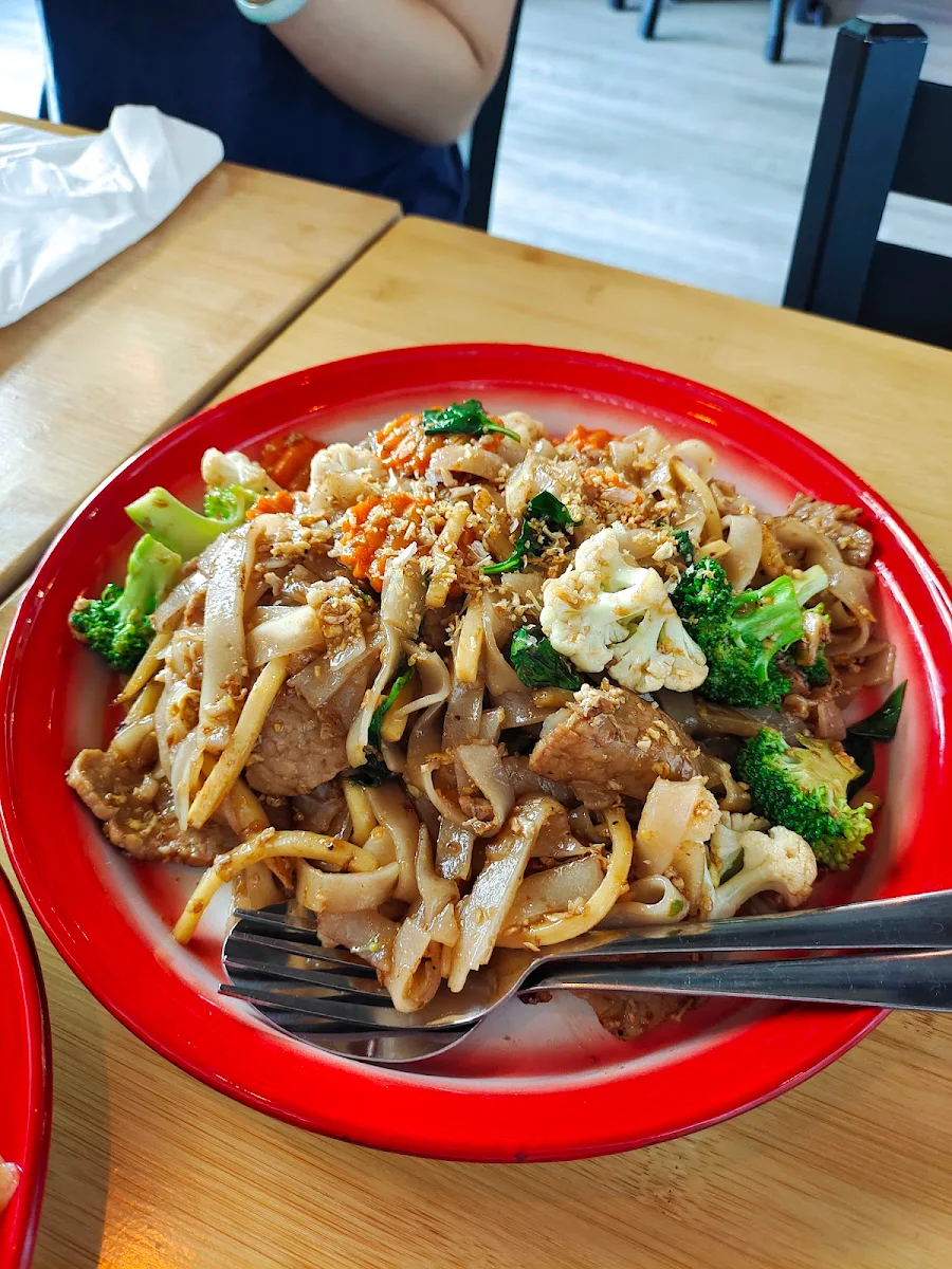 Pad See EW with Beef