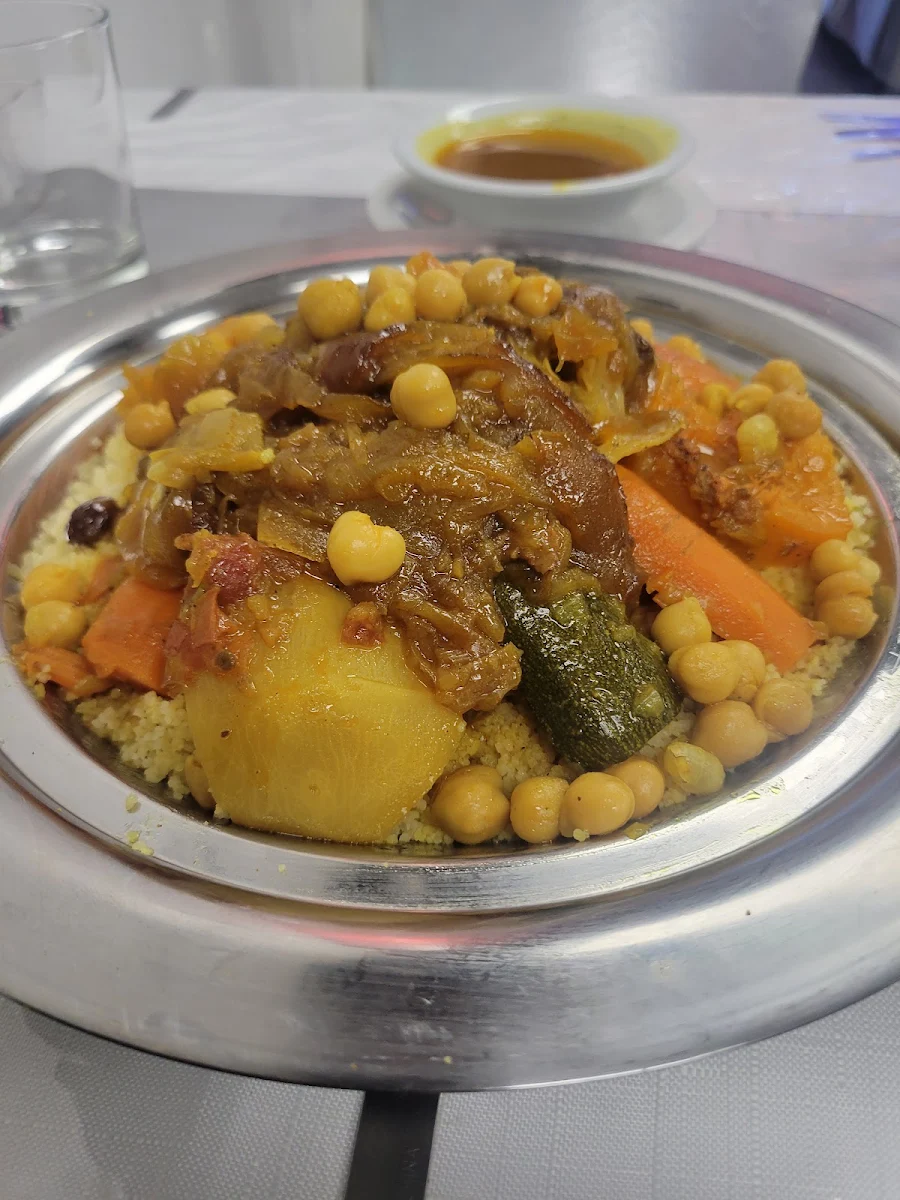 Couscous Royal Au Boeuf Halal 5 Légumes Et Tfaya