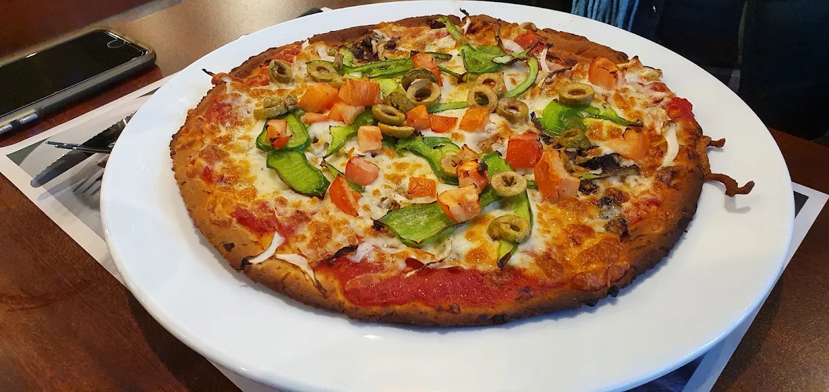 Vegetarian Pizza with Cauliflower Crust