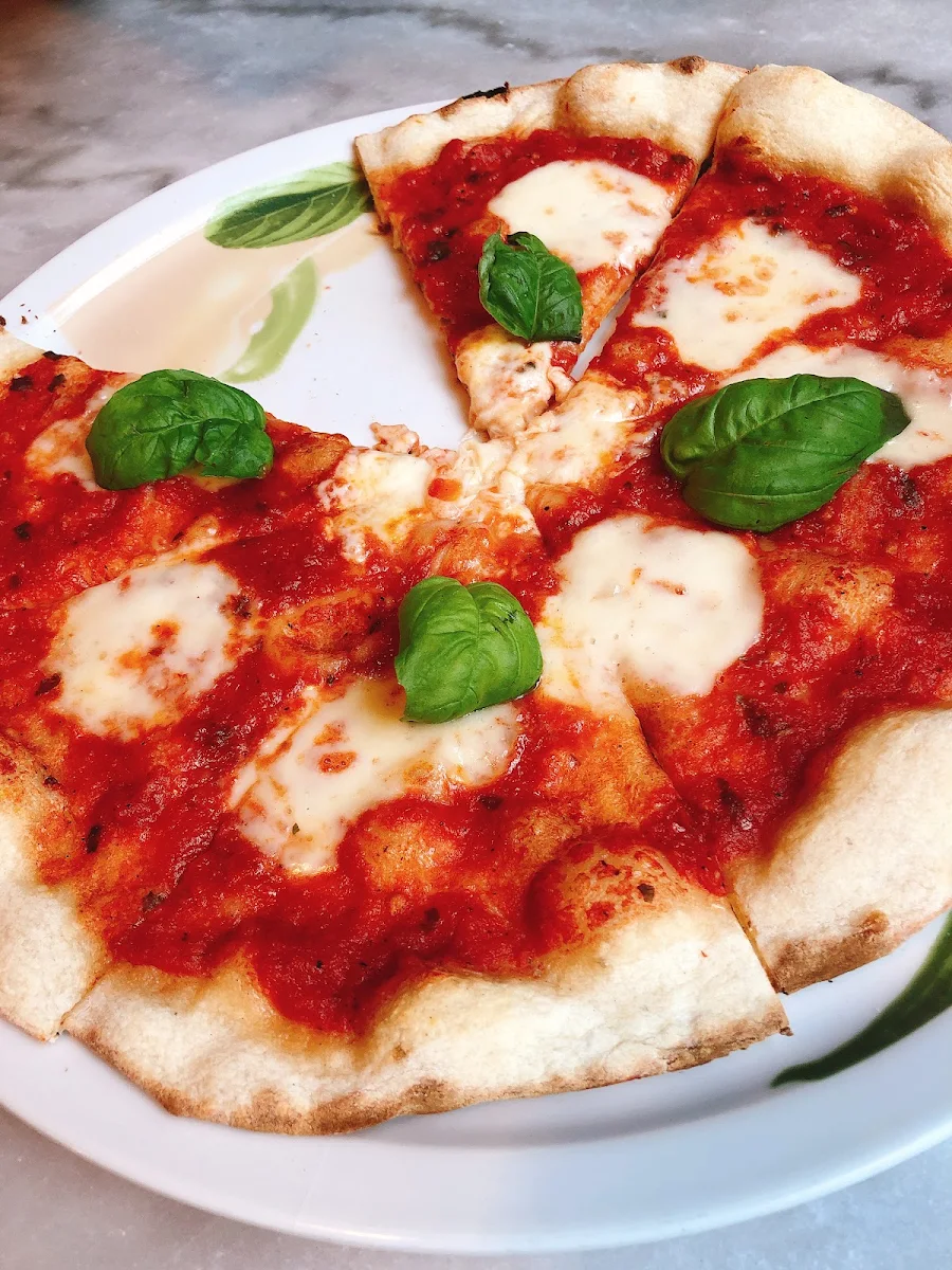Pizza Margarita, Tre Galli Gelato Caffè